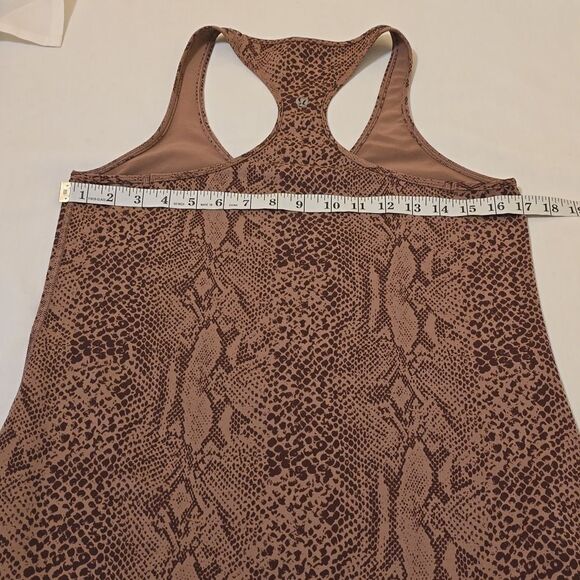 Lululemon snake print tank 12 ( see measurements) - Picture 3 of 6